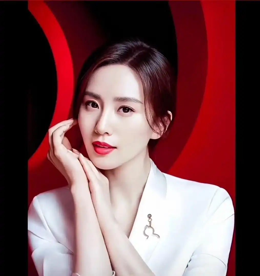 从出道一直很美没有黑料的明星,_娱乐圈最干净的女星_出道多年零绯闻女明星